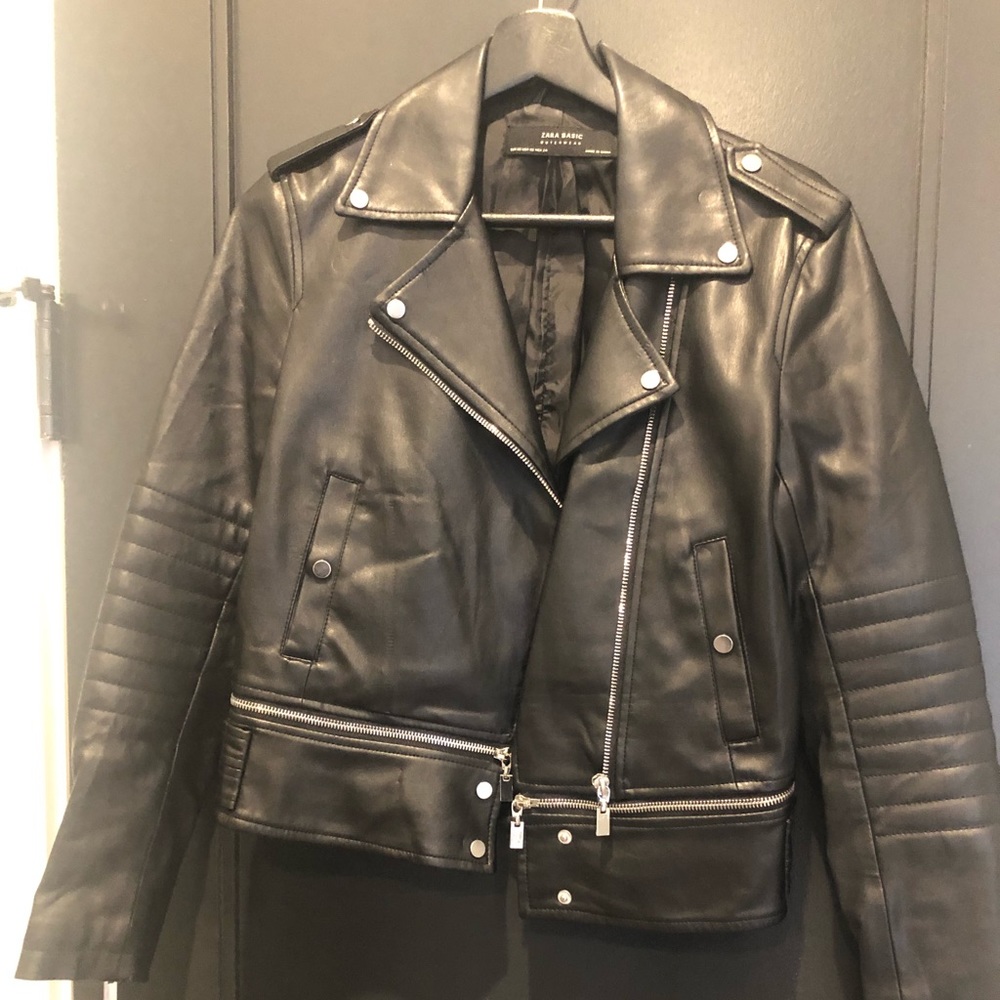( SOLD) 🙈zara leather jacket